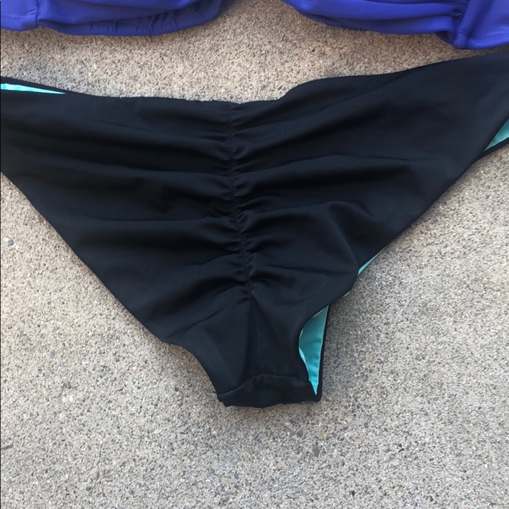 Bikini - Picture 4 of 4